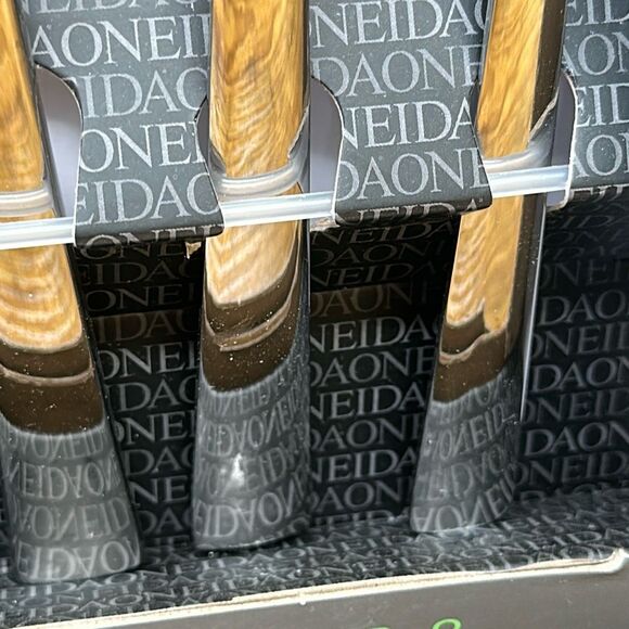 Oneida Madison Ave. Stainless Steel 45pc. Flatware Set Service for Eight - Picture 3 of 6